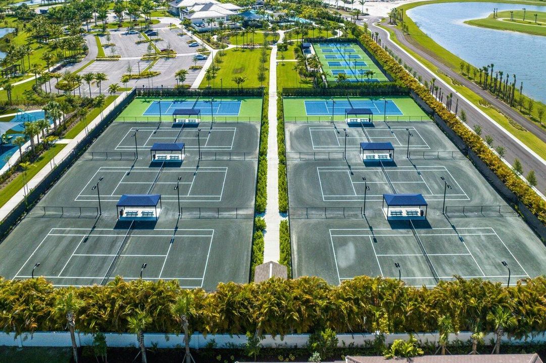 Под контрактом: $7,950 (4 спален, 3 ванн, 3782 Квадратных фут)