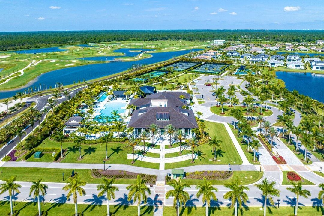 Под контрактом: $7,950 (4 спален, 3 ванн, 3782 Квадратных фут)