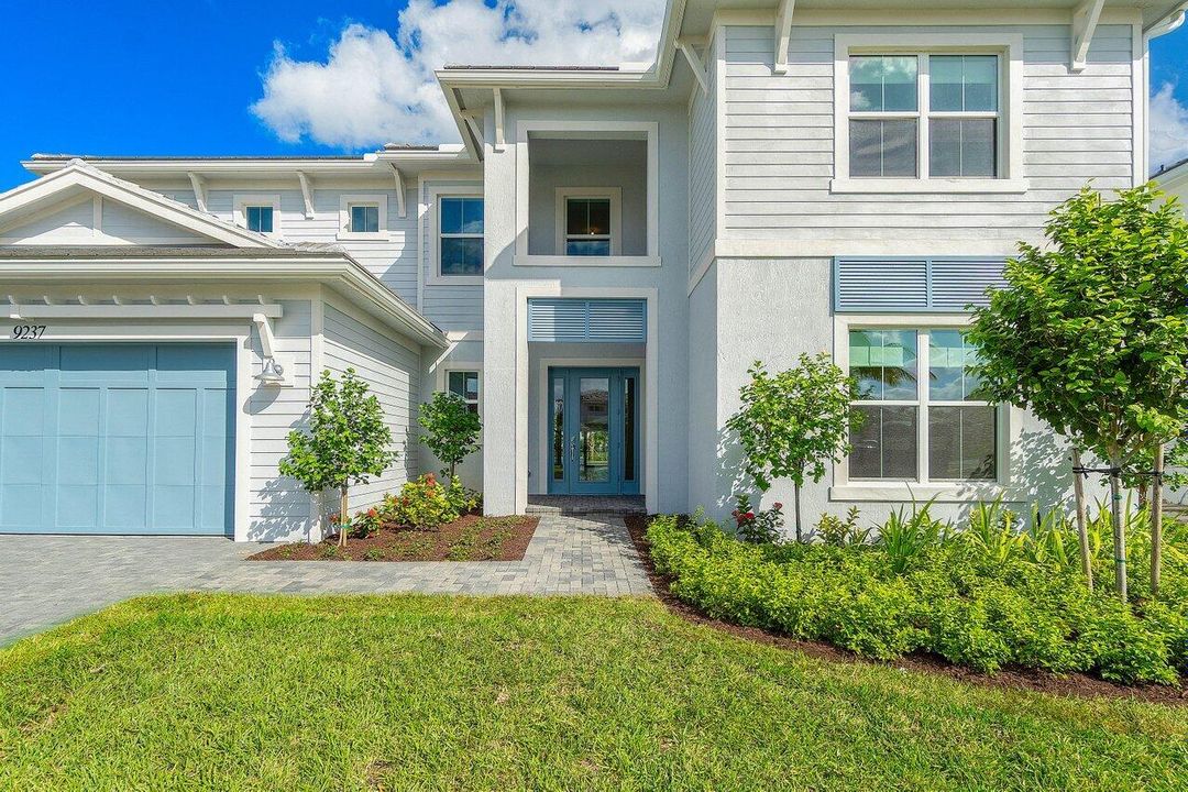 Под контрактом: $7,950 (4 спален, 3 ванн, 3782 Квадратных фут)