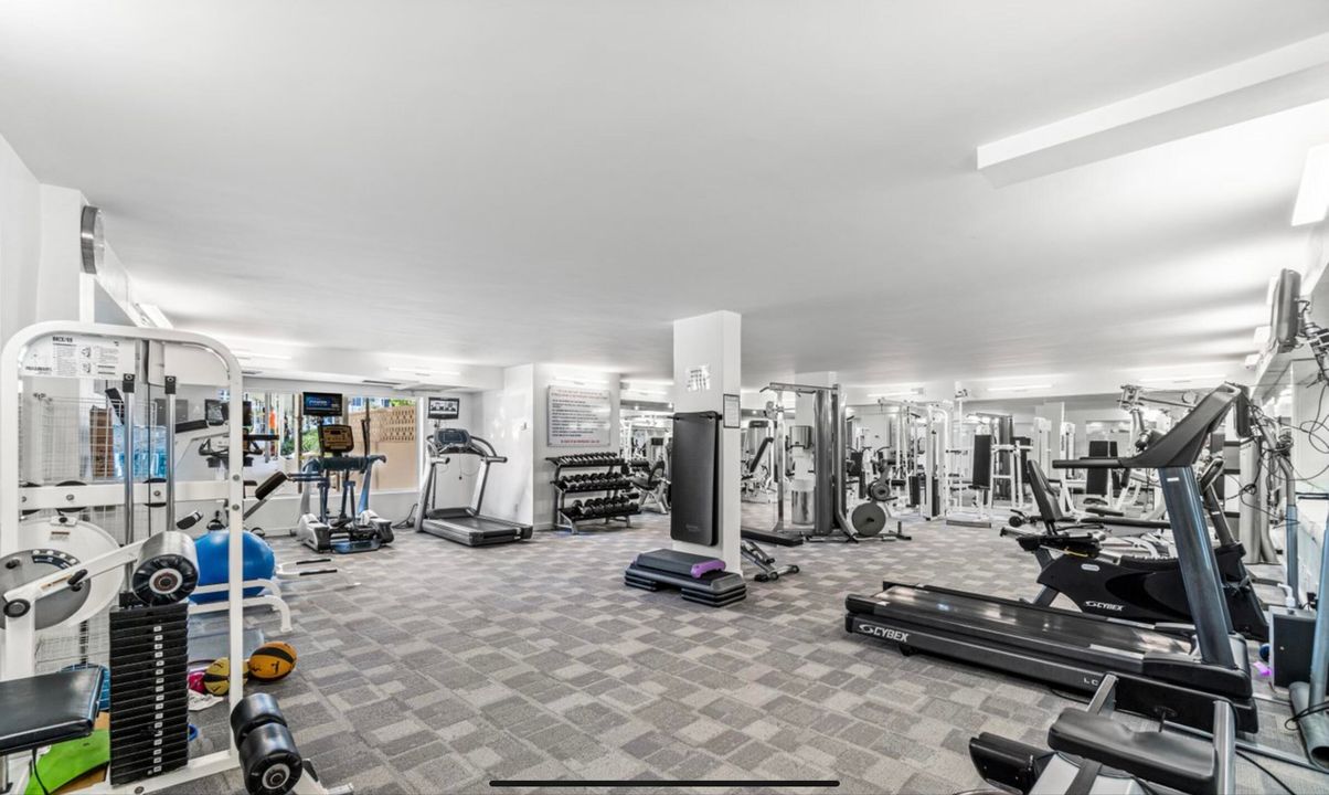 Active With Contract: $6,995,000 (3 beds, 2 baths, 2041 Square Feet)