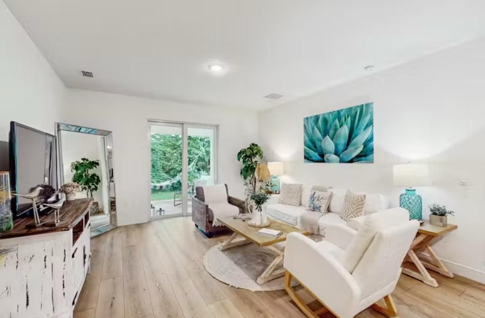 En Renta: $2,800 (3 camas, 2 baños, 1628 Pies cuadrados)