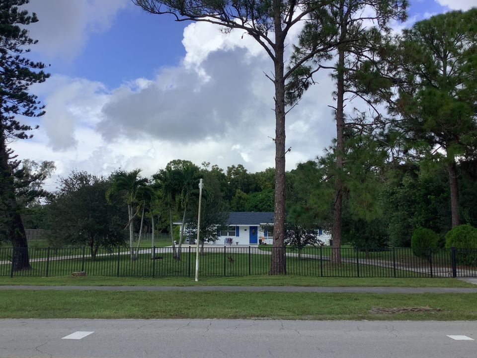 For Sale: $875,900 (4 beds, 2 baths, 1930 Square Feet)