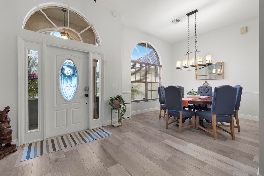 En Venta: $679,000 (4 camas, 2 baños, 2150 Pies cuadrados)