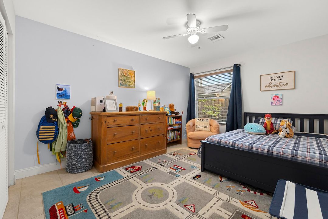 En Venta: $679,000 (4 camas, 2 baños, 2150 Pies cuadrados)