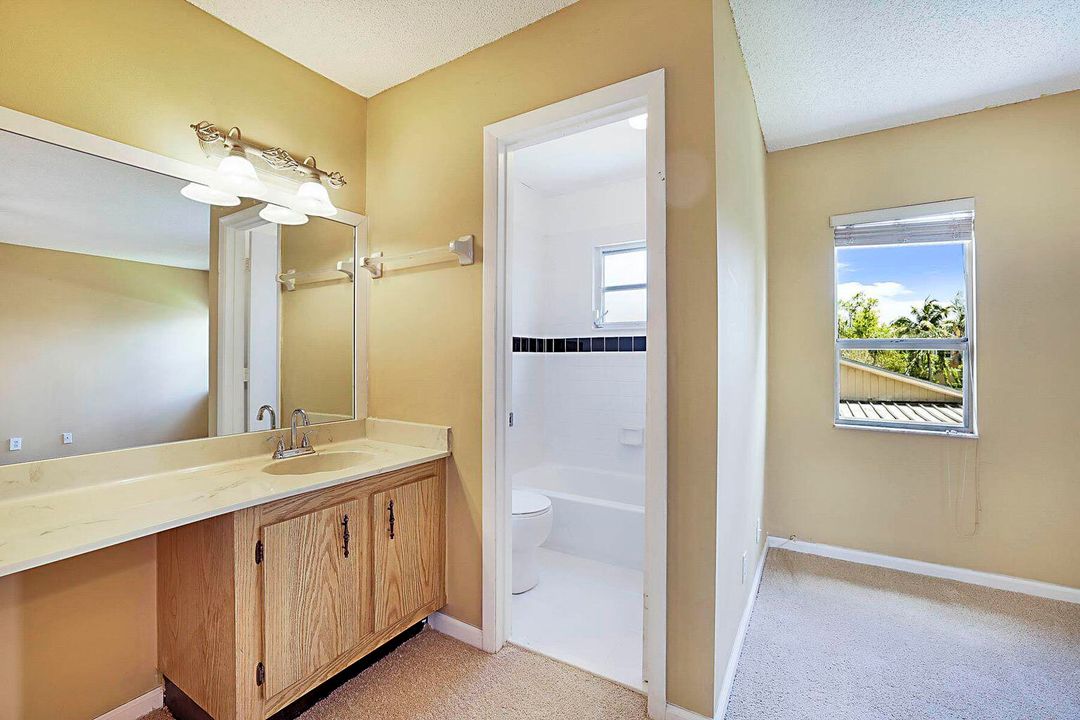 На продажу: $499,900 (3 спален, 2 ванн, 1819 Квадратных фут)