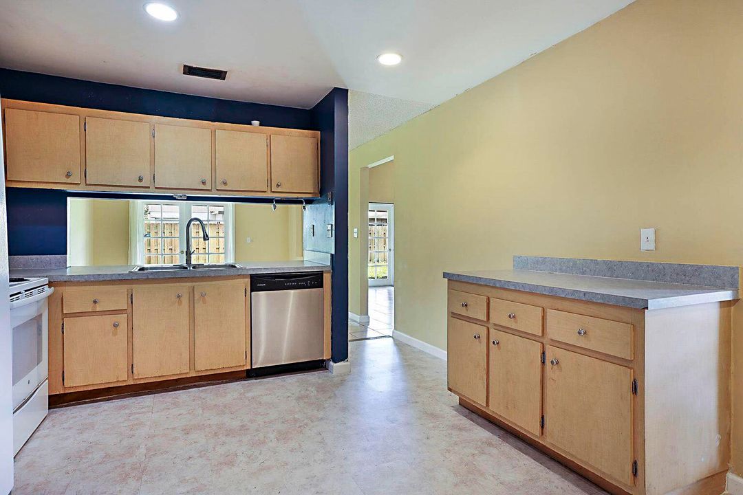 На продажу: $499,900 (3 спален, 2 ванн, 1819 Квадратных фут)