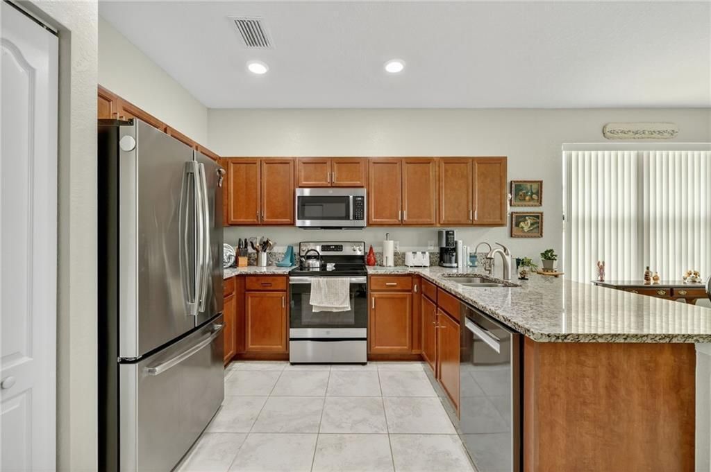 For Sale: $285,000 (3 beds, 2 baths, 1417 Square Feet)