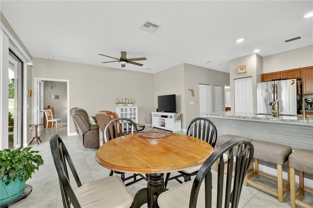 For Sale: $285,000 (3 beds, 2 baths, 1417 Square Feet)