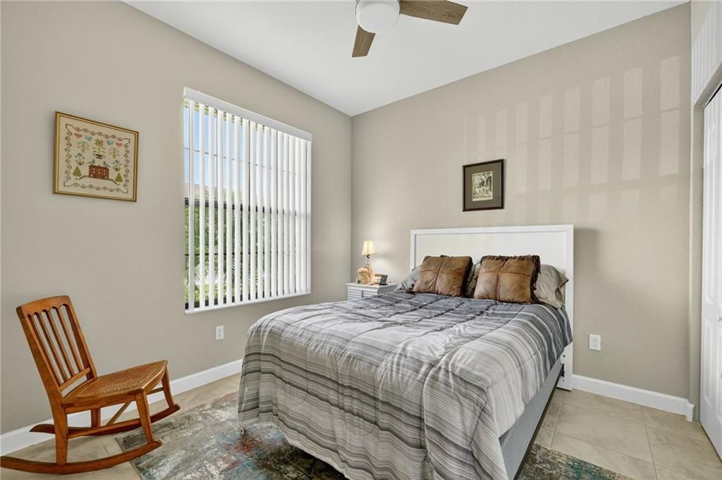 For Sale: $285,000 (3 beds, 2 baths, 1417 Square Feet)