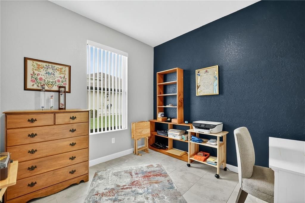 For Sale: $285,000 (3 beds, 2 baths, 1417 Square Feet)