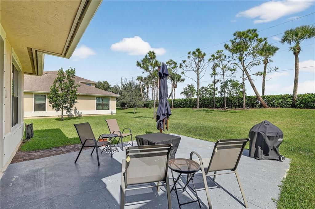 For Sale: $285,000 (3 beds, 2 baths, 1417 Square Feet)