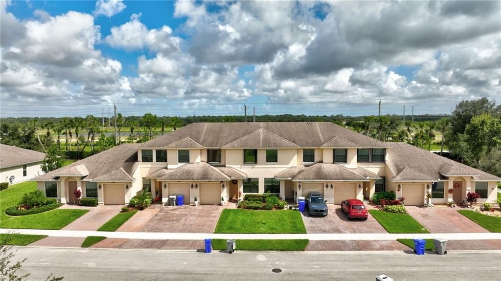 For Sale: $285,000 (3 beds, 2 baths, 1417 Square Feet)