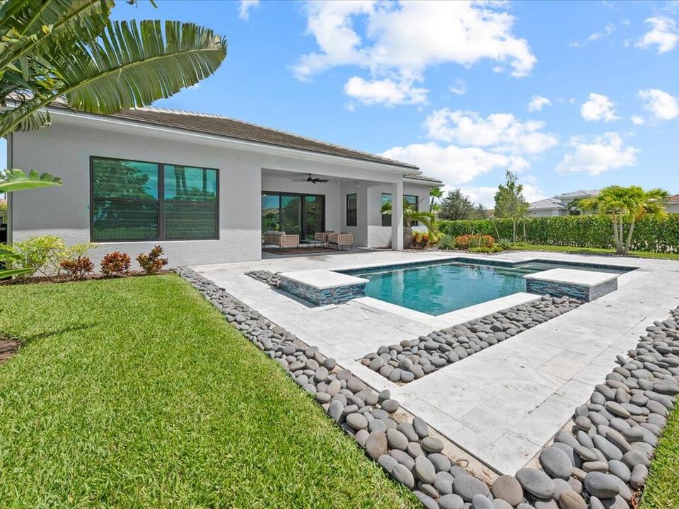 出租: $5,500 (3 贝兹, 3 浴室, 2543 平方英尺)