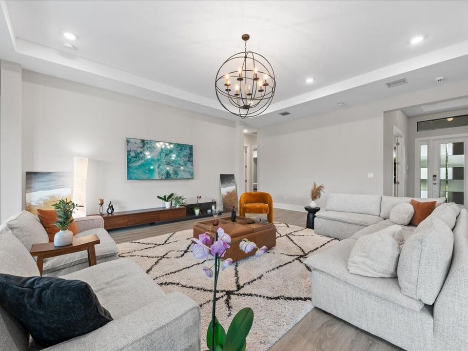 出租: $5,500 (3 贝兹, 3 浴室, 2543 平方英尺)