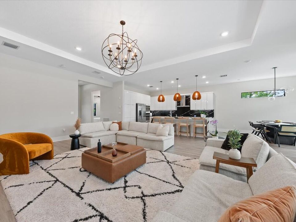 出租: $5,500 (3 贝兹, 3 浴室, 2543 平方英尺)