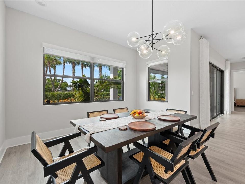 出租: $5,500 (3 贝兹, 3 浴室, 2543 平方英尺)