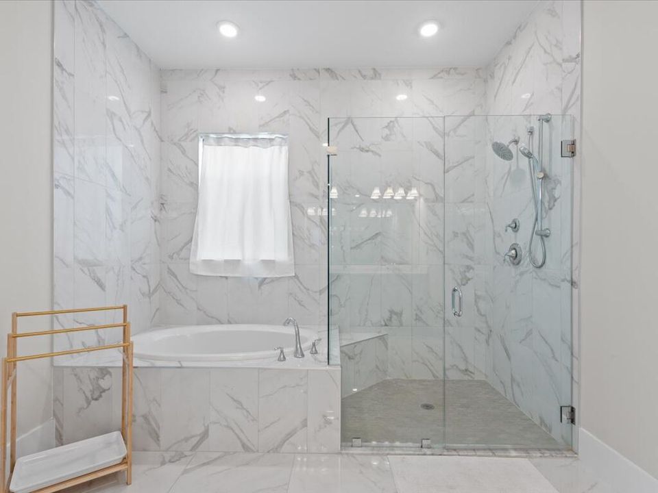 出租: $5,500 (3 贝兹, 3 浴室, 2543 平方英尺)