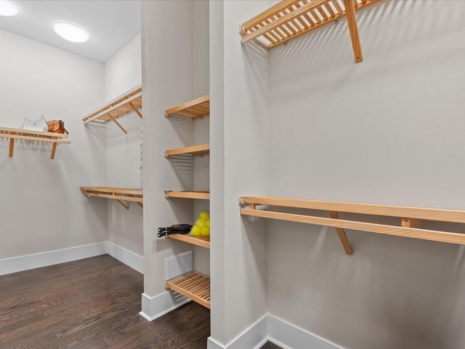 出租: $5,500 (3 贝兹, 3 浴室, 2543 平方英尺)