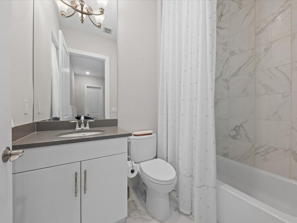 出租: $5,500 (3 贝兹, 3 浴室, 2543 平方英尺)