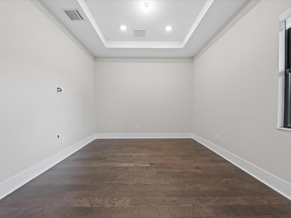 出租: $5,500 (3 贝兹, 3 浴室, 2543 平方英尺)