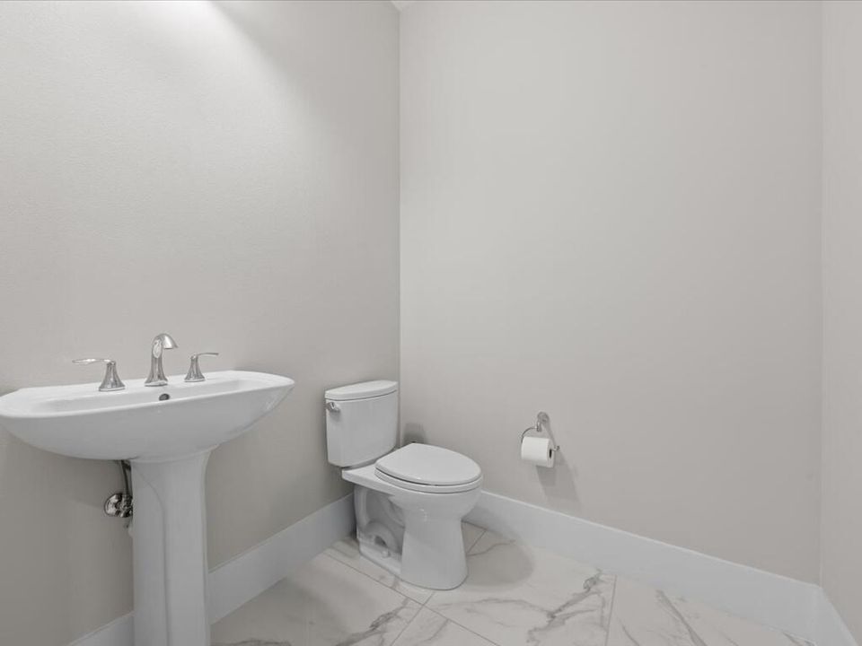 出租: $5,500 (3 贝兹, 3 浴室, 2543 平方英尺)