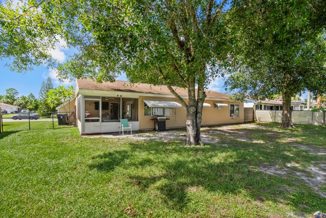 Activo con contrato: $324,500 (3 camas, 2 baños, 1176 Pies cuadrados)