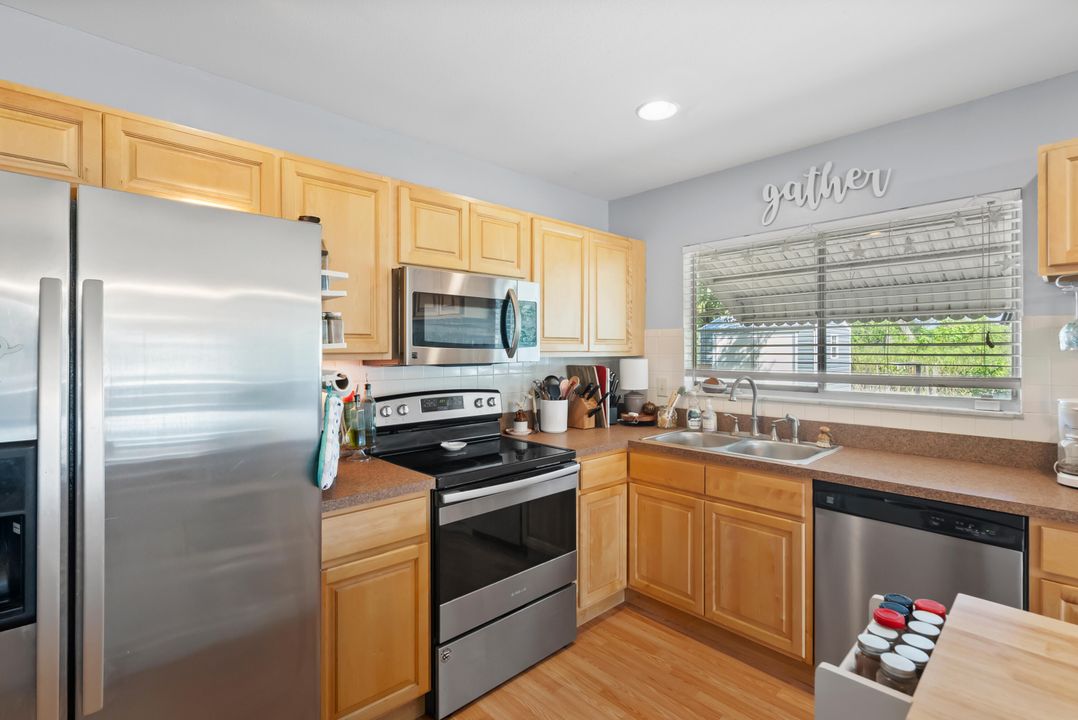 Activo con contrato: $324,500 (3 camas, 2 baños, 1176 Pies cuadrados)