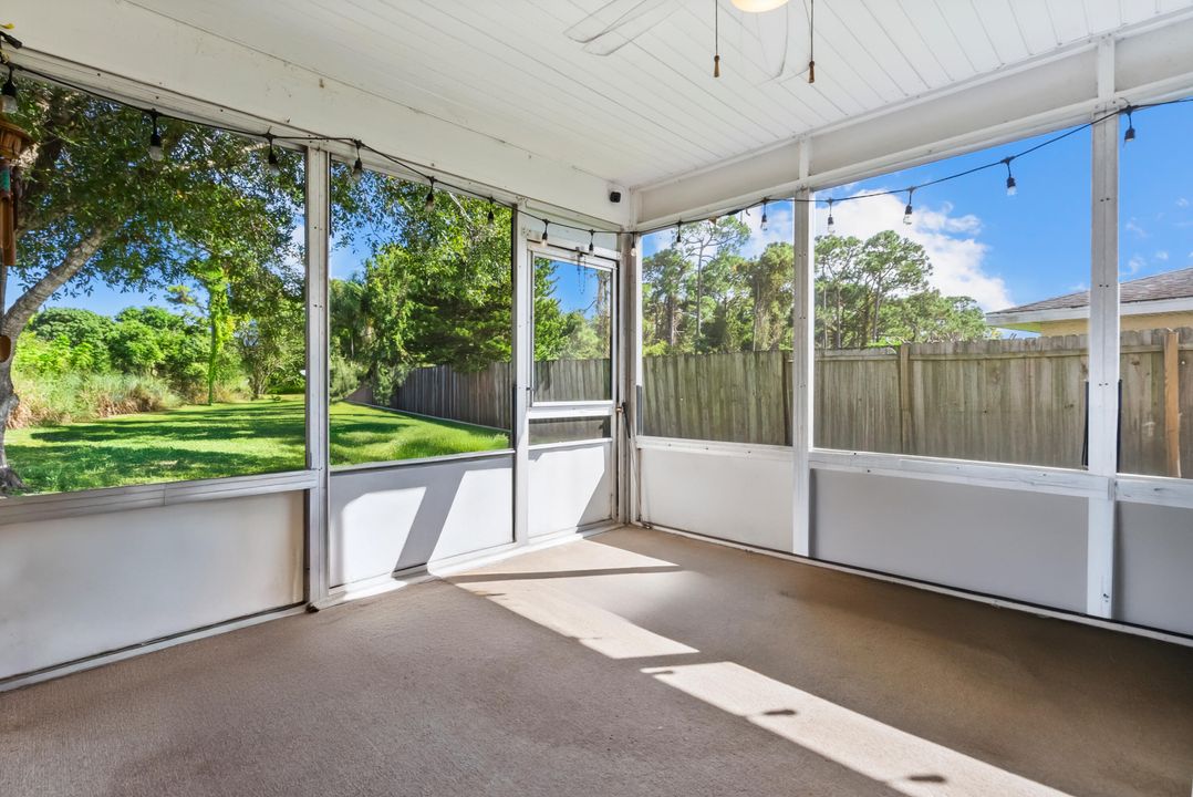 Activo con contrato: $324,500 (3 camas, 2 baños, 1176 Pies cuadrados)