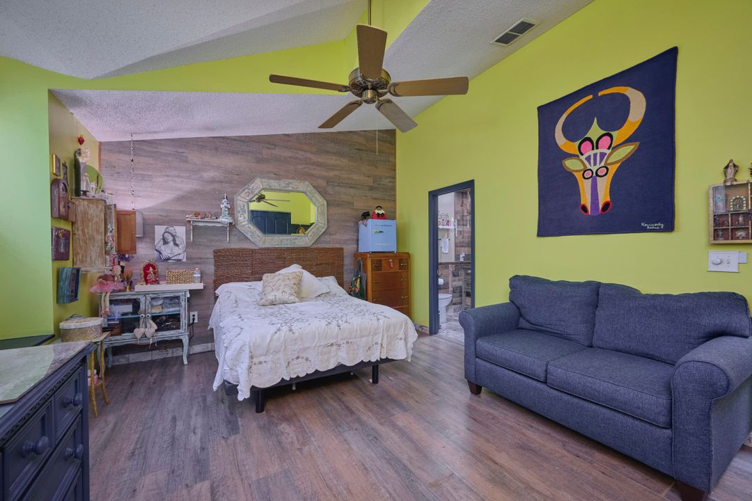 For Sale: $685,000 (2 beds, 2 baths, 2136 Square Feet)