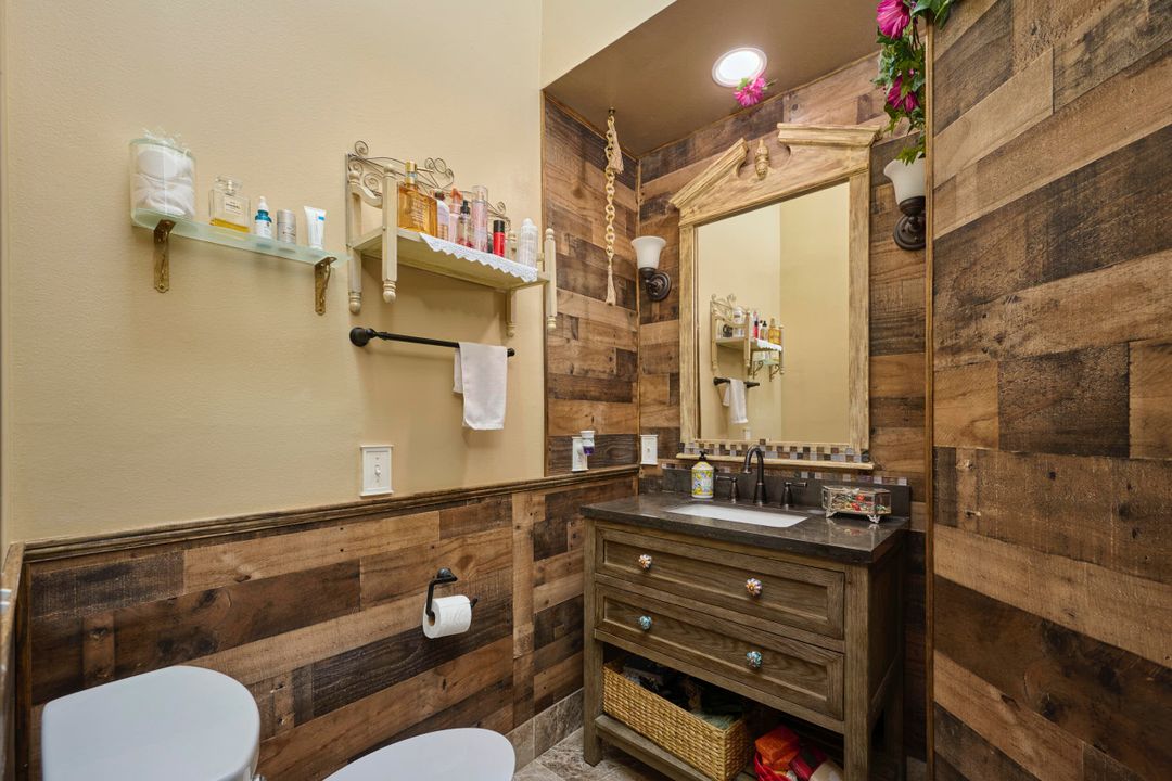 For Sale: $685,000 (2 beds, 2 baths, 2136 Square Feet)