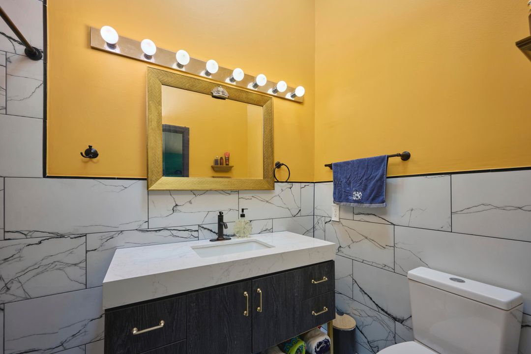 For Sale: $685,000 (2 beds, 2 baths, 2136 Square Feet)