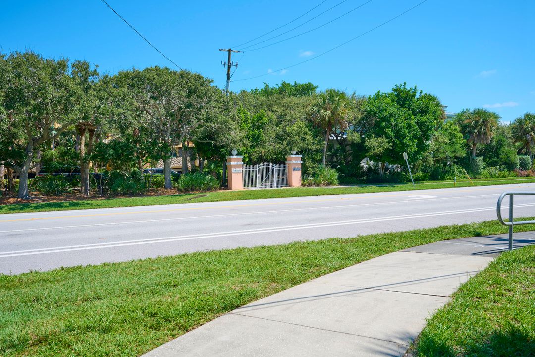 For Sale: $685,000 (2 beds, 2 baths, 2136 Square Feet)