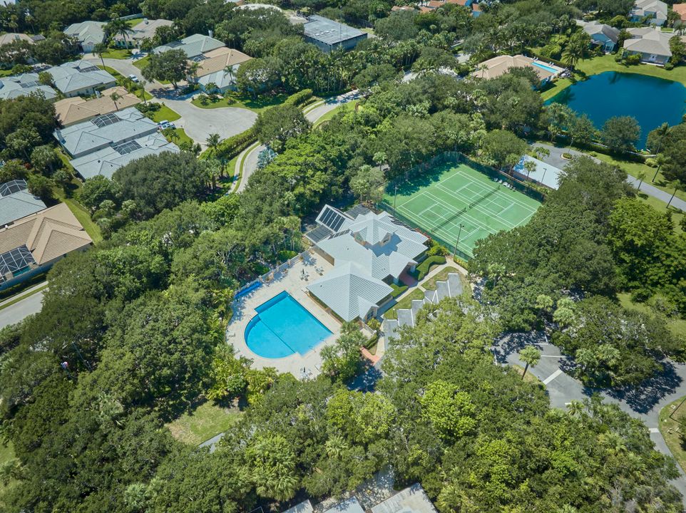 For Sale: $685,000 (2 beds, 2 baths, 2136 Square Feet)