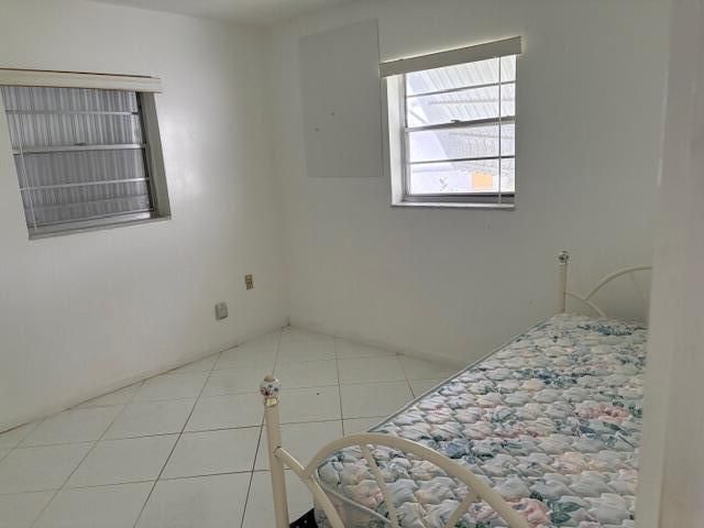 待售: $195,000 (2 贝兹, 1 浴室, 852 平方英尺)