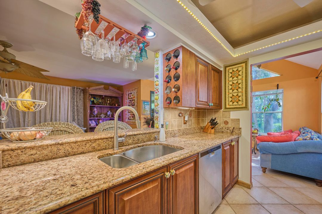 For Sale: $685,000 (2 beds, 2 baths, 2136 Square Feet)