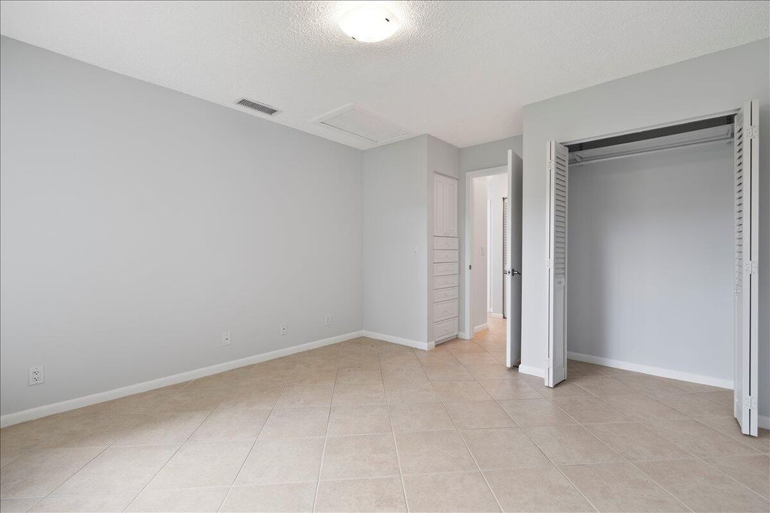 出租: $2,300 (1 贝兹, 1 浴室, 671 平方英尺)