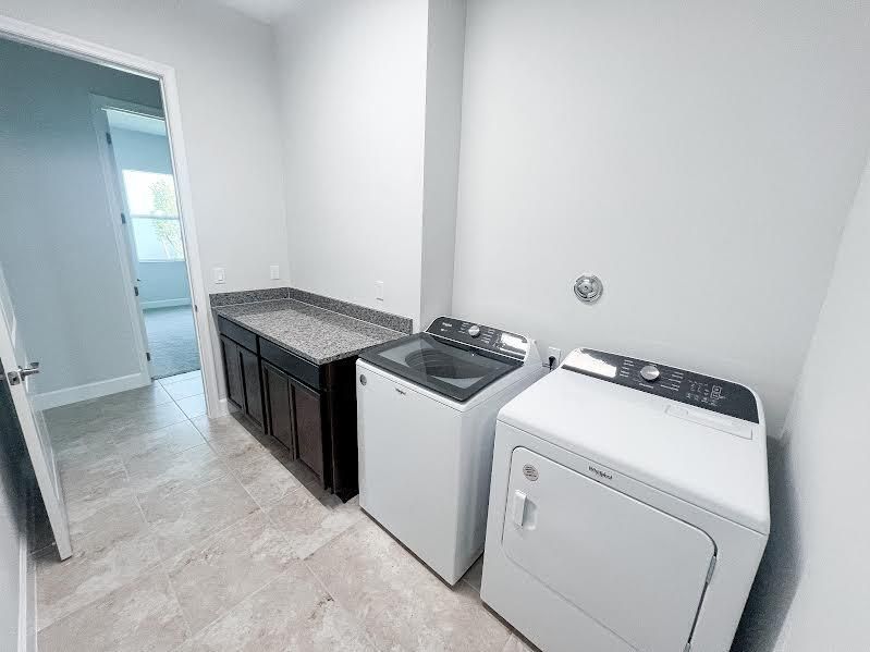 For Sale: $899,000 (4 beds, 4 baths, 3172 Square Feet)