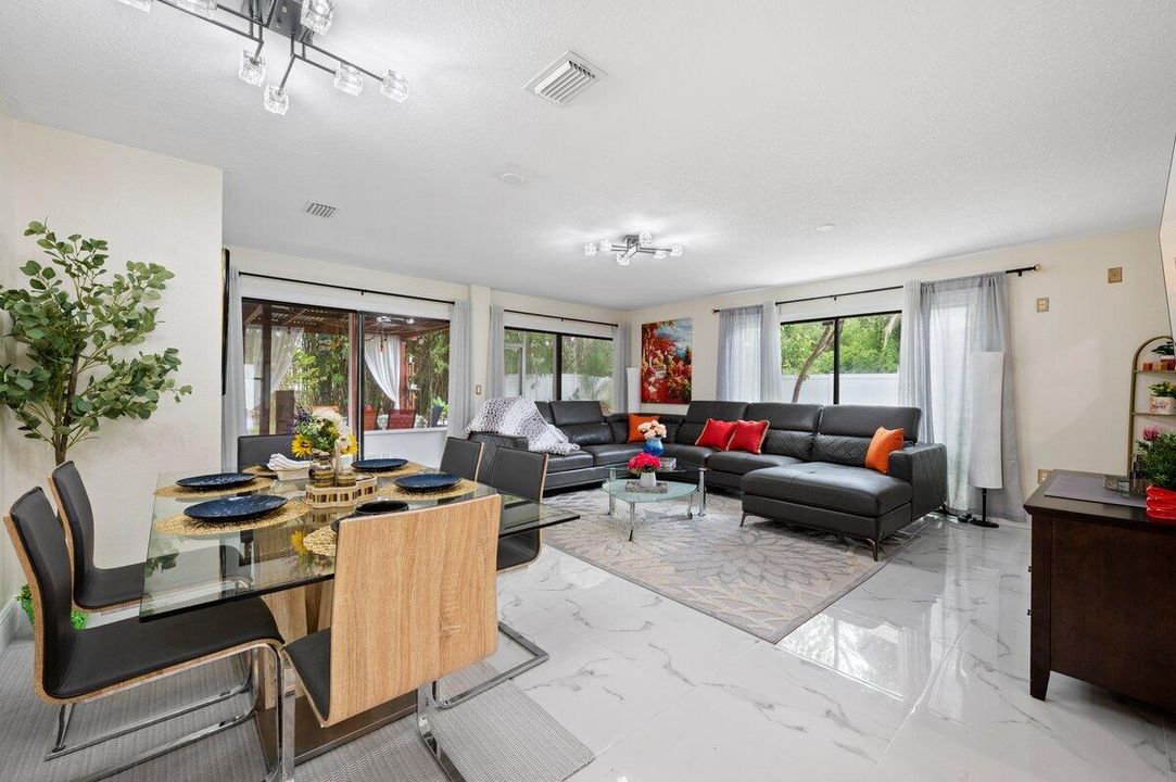 出租: $4,995 (4 贝兹, 3 浴室, 2478 平方英尺)