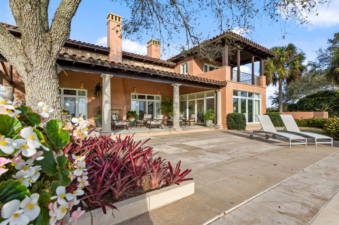 For Sale: $12,995,000 (6 beds, 7 baths, 1402 Square Feet)