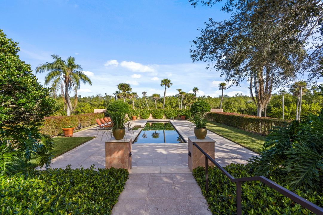 For Sale: $12,995,000 (6 beds, 7 baths, 1402 Square Feet)