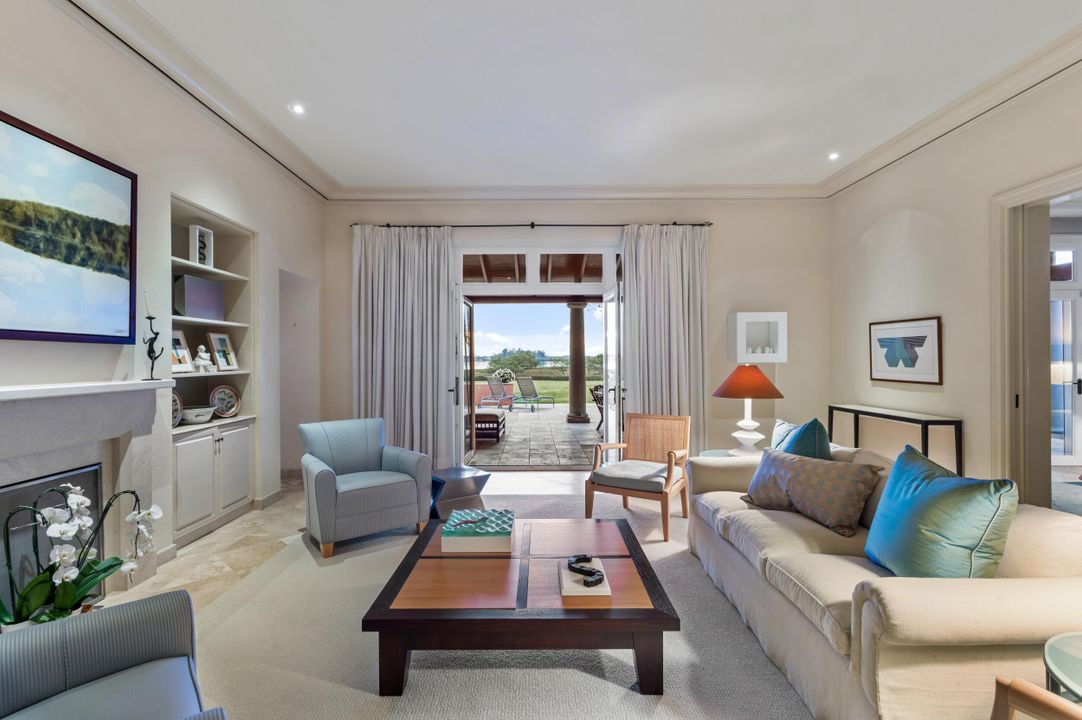 For Sale: $12,995,000 (6 beds, 7 baths, 1402 Square Feet)