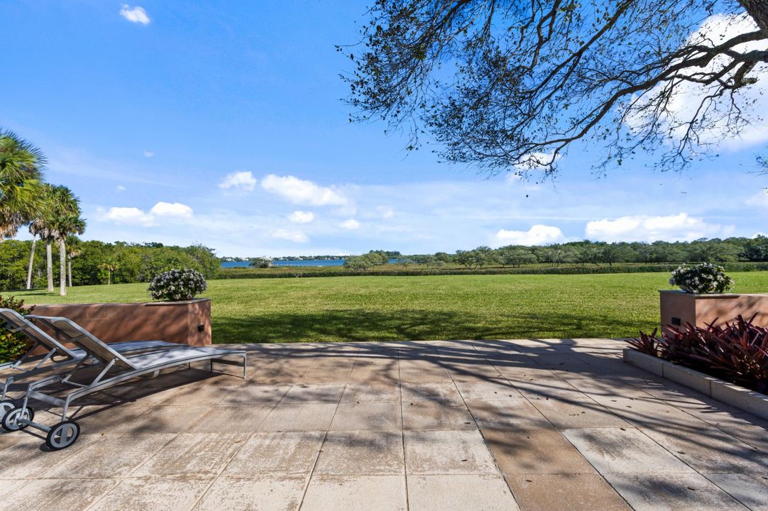 For Sale: $12,995,000 (6 beds, 7 baths, 1402 Square Feet)