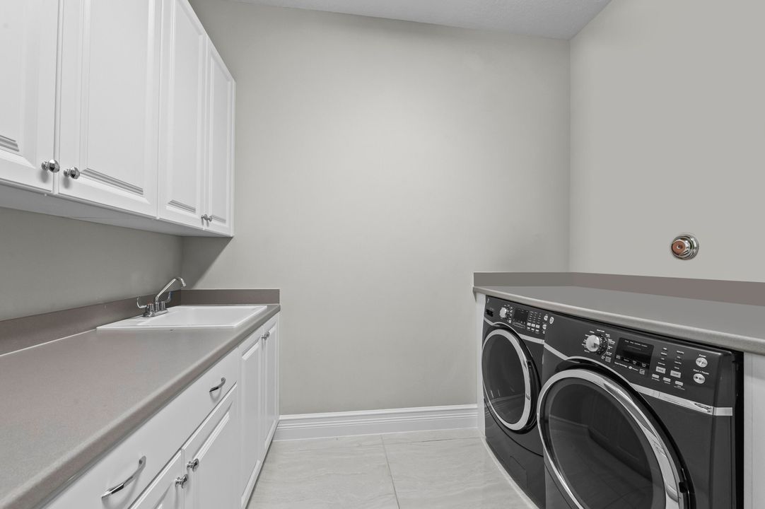 For Sale: $2,995,000 (5 beds, 8 baths, 5892 Square Feet)