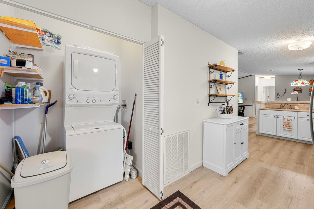 На продажу: $265,000 (3 спален, 2 ванн, 1358 Квадратных фут)