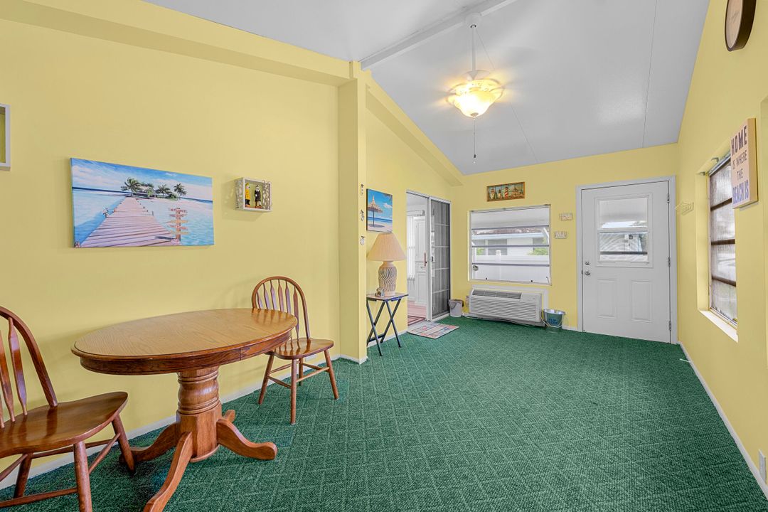 На продажу: $265,000 (3 спален, 2 ванн, 1358 Квадратных фут)