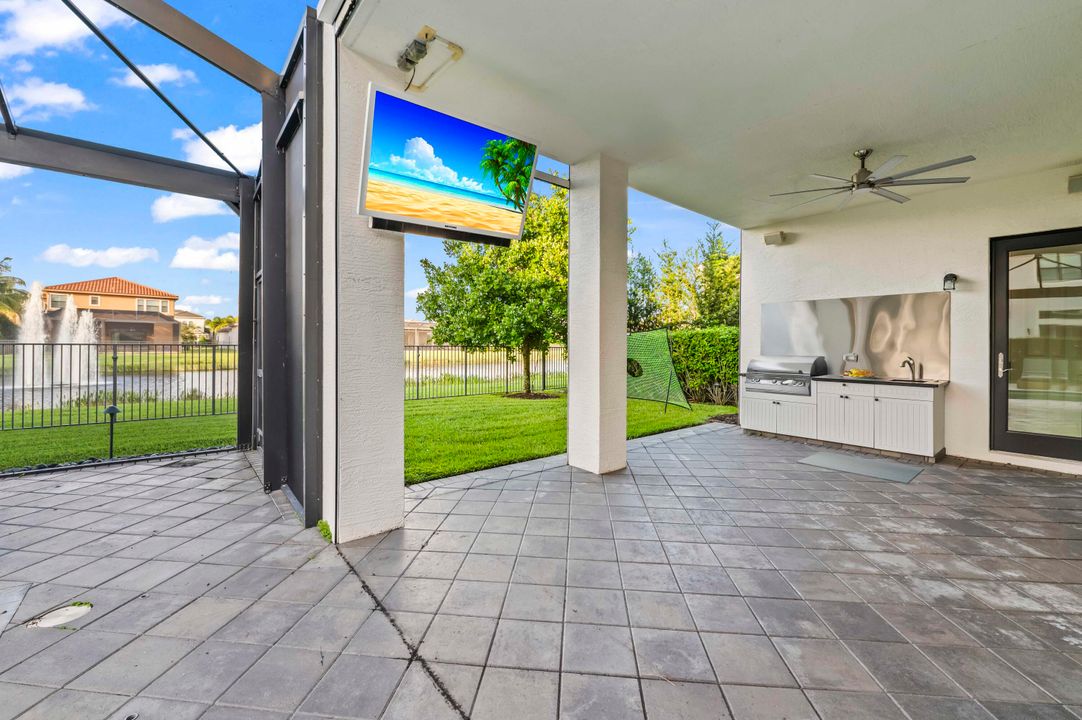 For Sale: $2,995,000 (5 beds, 8 baths, 5892 Square Feet)