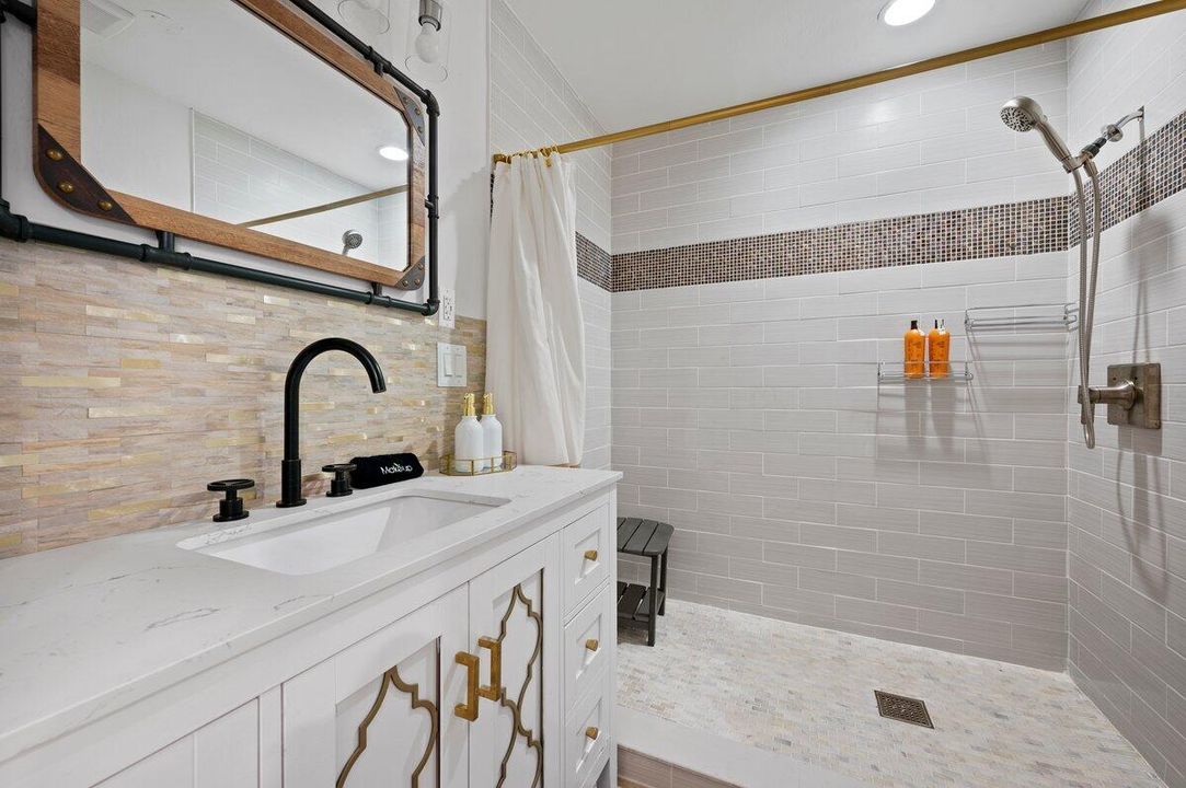 出租: $4,995 (4 贝兹, 3 浴室, 2478 平方英尺)