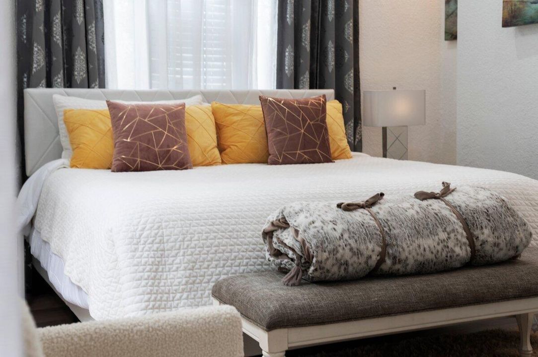 出租: $4,995 (4 贝兹, 3 浴室, 2478 平方英尺)