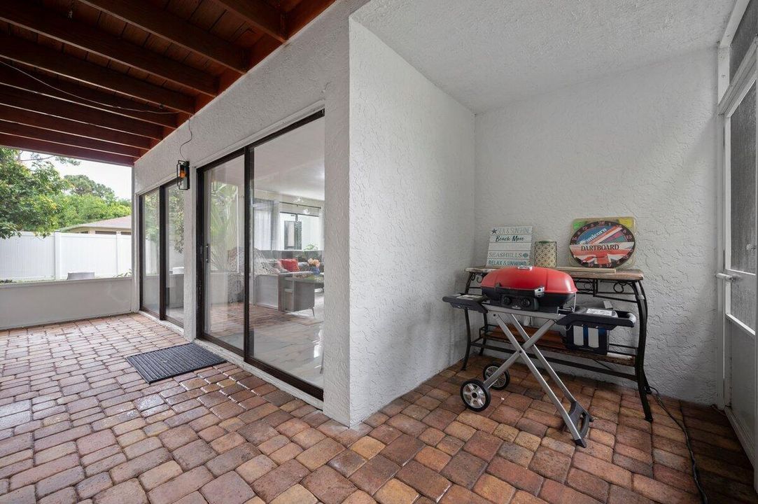 出租: $4,995 (4 贝兹, 3 浴室, 2478 平方英尺)