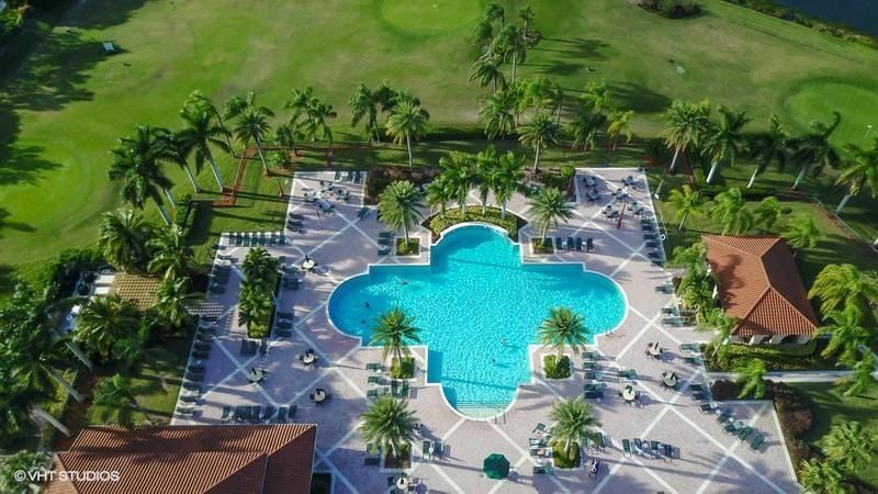 Active With Contract: $429,000 (3 beds, 2 baths, 2062 Square Feet)